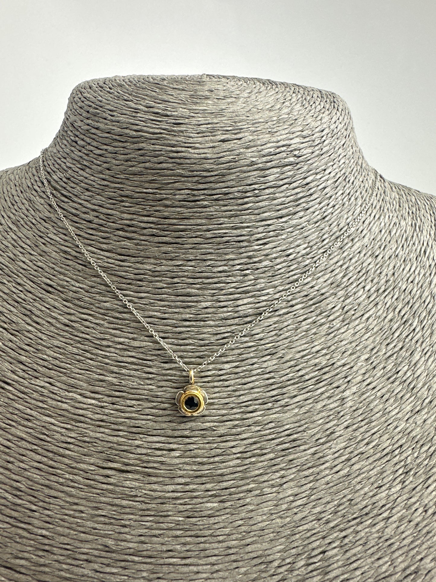 Bloom brick. L.E.G.O.O flower necklase